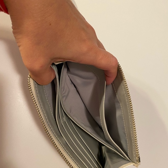 Coach cream leather wristlet - Picture 3 of 3